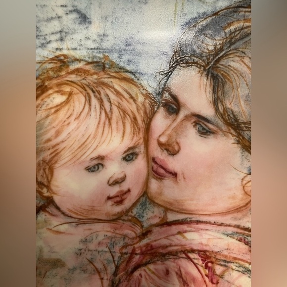 Collectible The Edna Hibel Decorative Plate “A Time to Embrace” 1990 - Picture 3 of 9